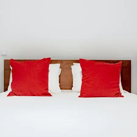 Apartment Plum Guide - Live To Tell *