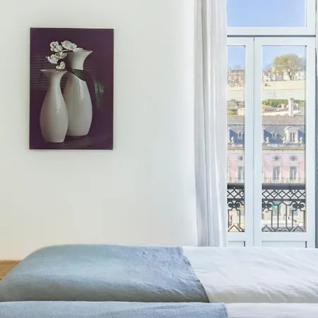 Apartment Plum Guide - Live To Tell Lisbon